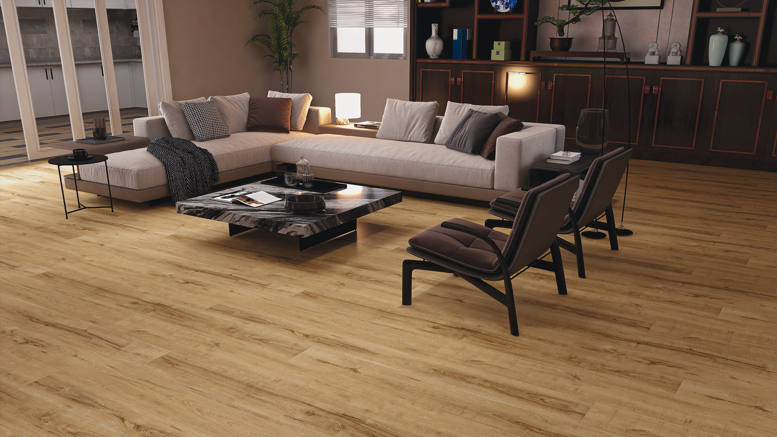 Pavimento in SPC effetto legno chiaro in un elegante soggiorno moderno con divano ad angolo e tavolino in marmo